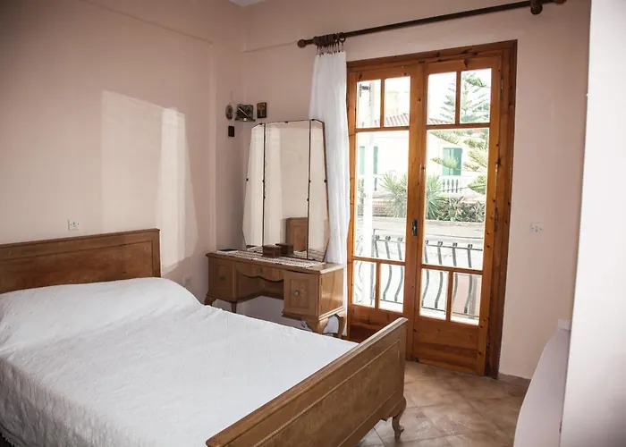 Lixouri Central Residence アパート リクスリオン