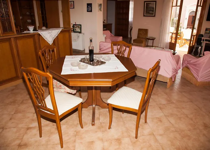 Lixouri Central Residence アパート *